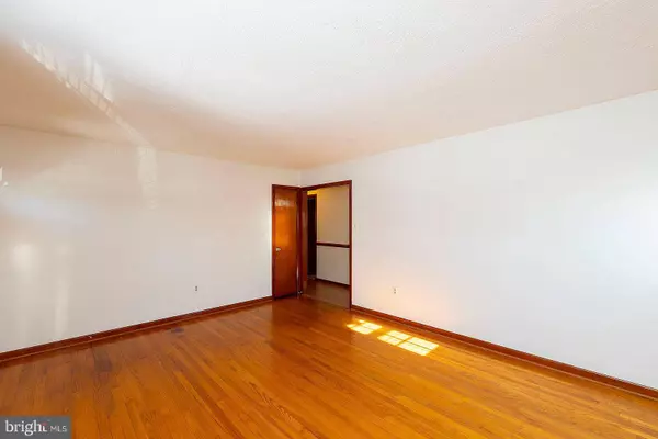 108 MILAM DR, Winchester, VA 22602