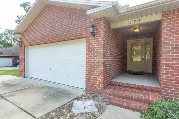 127 Arapaho Trl, Crestview, FL 32536