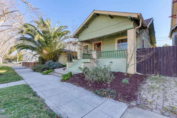 2107 24th St, Sacramento, CA 95818