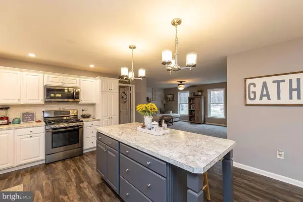 285 CROCKETT HILL LN, Cross Junction, VA 22625