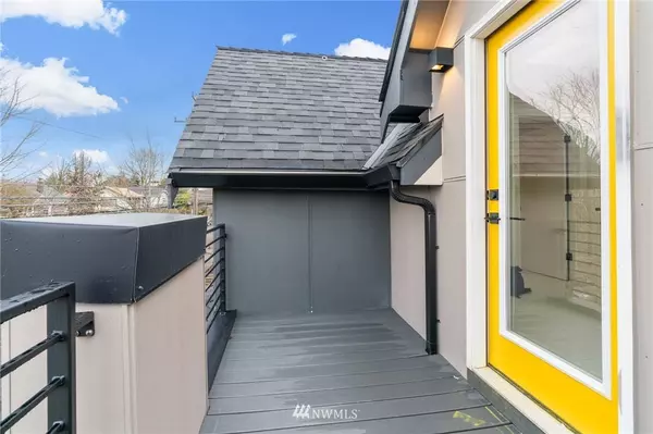 218 15th AVE, Seattle, WA 98122