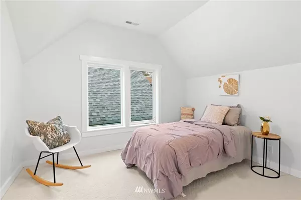 218 15th AVE, Seattle, WA 98122