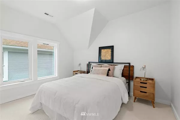 218 15th AVE, Seattle, WA 98122