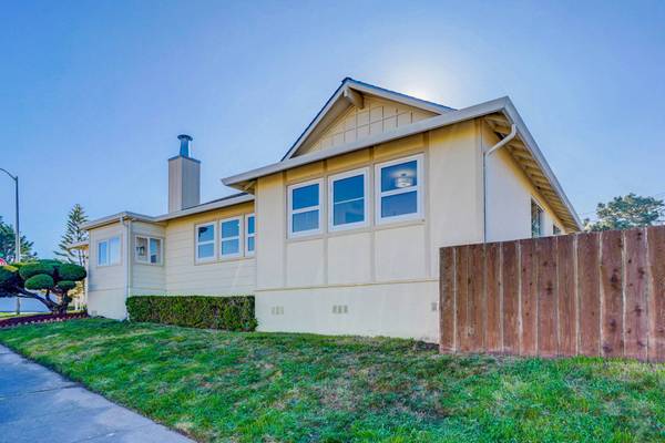 490 Firecrest Ave, Pacifica, CA 94044
