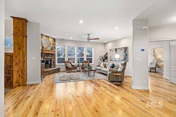 4054 N Blue Wing Pl, Boise, ID 83714