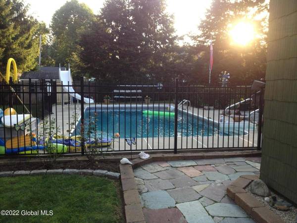 20 S Park  DR, Gloversville, NY 12078