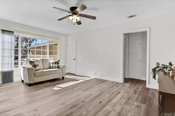 3325 Silva ST, Lakewood, CA 90712