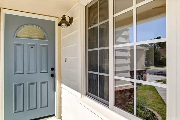 3325 Silva ST, Lakewood, CA 90712