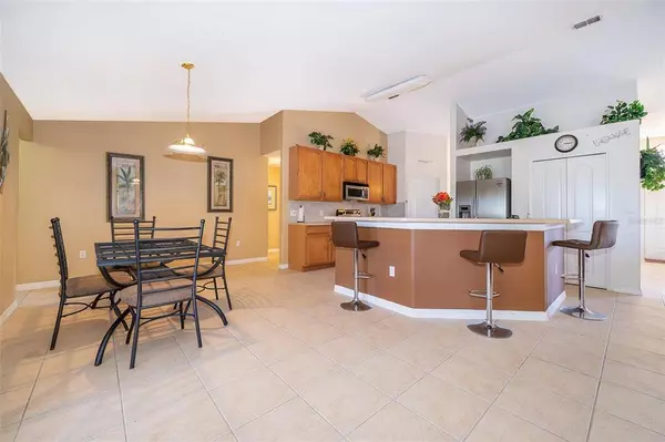 437 GRAND RESERVE DR, Davenport, FL 33837