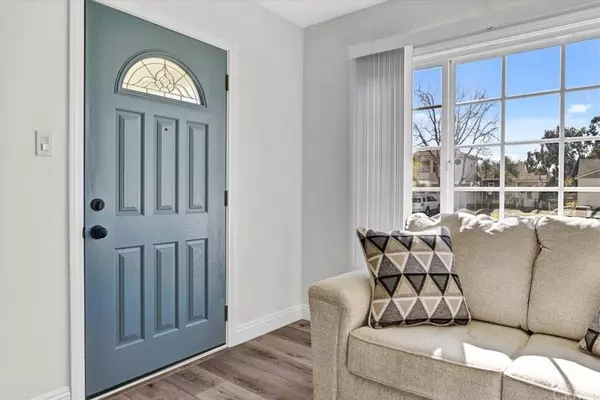 3325 Silva ST, Lakewood, CA 90712