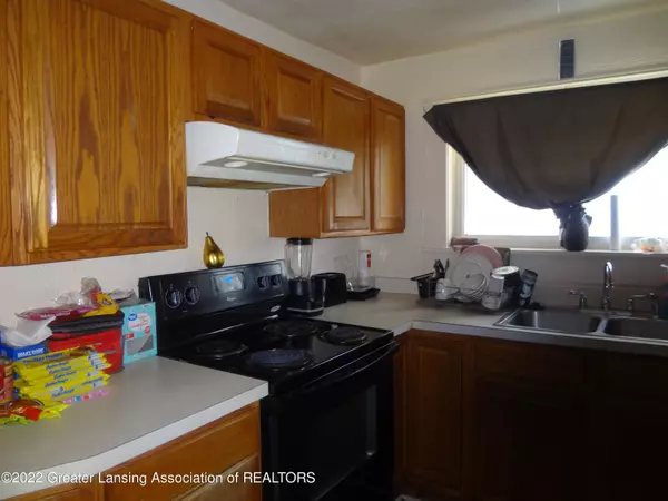 616 Bluff Street, Lansing, MI 48906