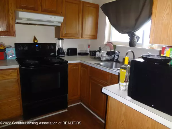 616 Bluff Street, Lansing, MI 48906