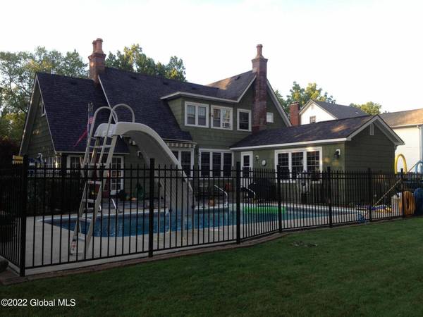 20 S Park  DR, Gloversville, NY 12078