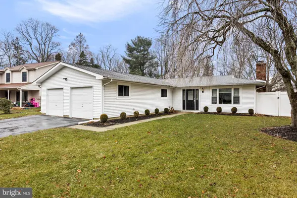 6 GLOUCESTER CT, Mount Holly, NJ 08060