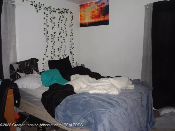 902 W Lapeer Street, Lansing, MI 48915