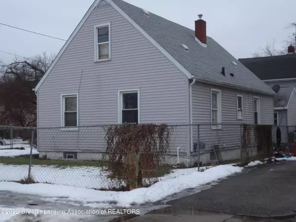 902 W Lapeer Street, Lansing, MI 48915