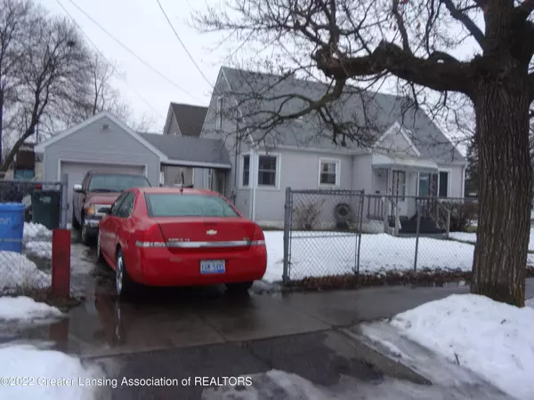 902 W Lapeer Street, Lansing, MI 48915