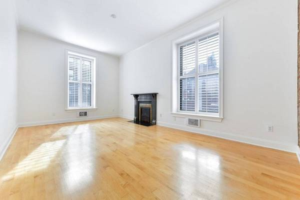 160 Commonwealth Ave #211