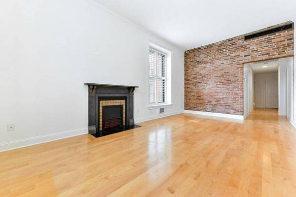 160 Commonwealth Ave #211, Boston, MA 02116