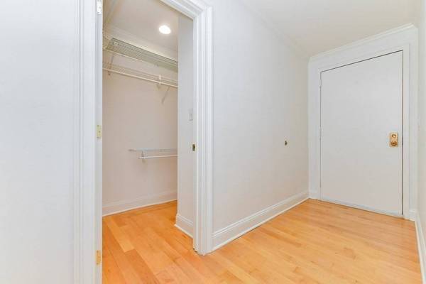 160 Commonwealth Ave #211, Boston, MA 02116