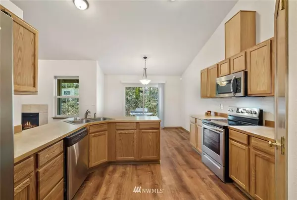 7306 214th AVE E, Bonney Lake, WA 98391