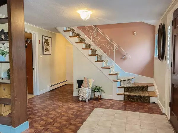 16 Bradley Rd, Salem, MA 01970