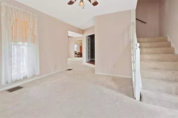 295 N Main ST, Zionsville, IN 46077