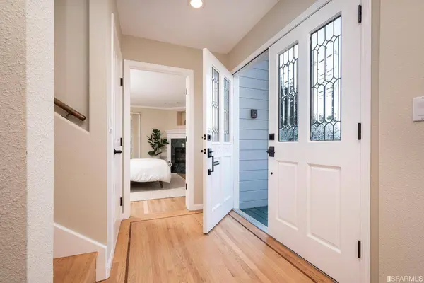 745 Rockaway Beach AVE, Pacifica, CA 94044