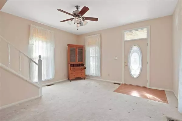 295 N Main ST, Zionsville, IN 46077