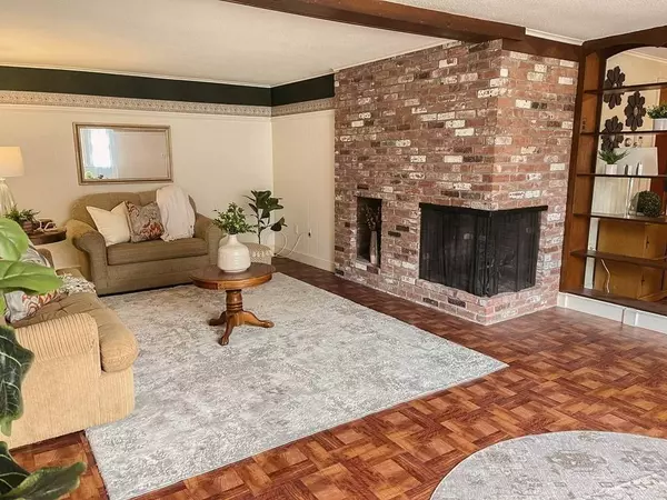 16 Bradley Rd, Salem, MA 01970