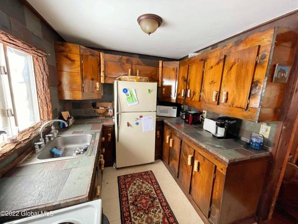 2124 State Highway 10, Caroga Lake, NY 12032