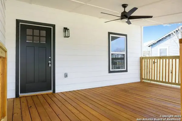 302 Grecian Dr, San Antonio, TX 78223