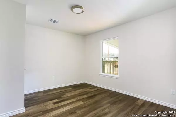 302 Grecian Dr, San Antonio, TX 78223