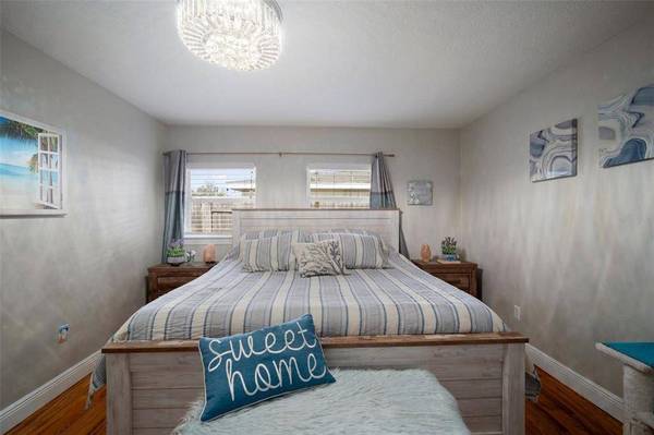 4327 S HUBERT AVE, Tampa, FL 33611