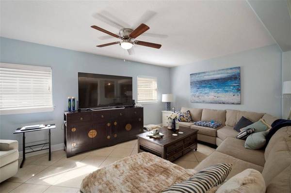 4327 S HUBERT AVE, Tampa, FL 33611