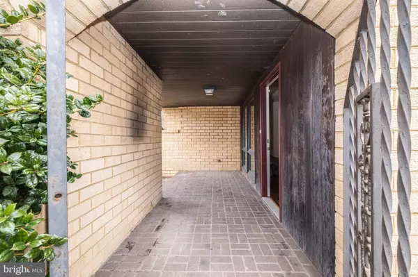 273 HENSHAW RD, Bunker Hill, WV 25413