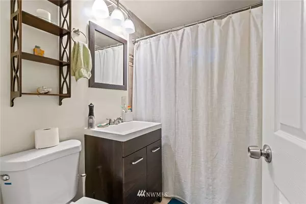 16747 3rd AVE NE, Shoreline, WA 98155