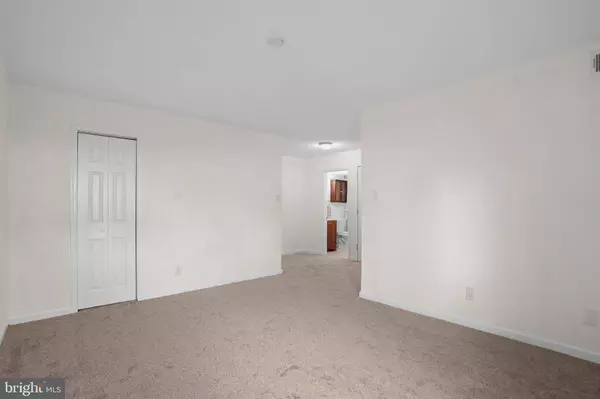 11210 CHERRY HILL RD #105, Beltsville, MD 20705