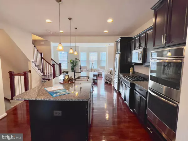 725 RIVER MIST DR #182, Oxon Hill, MD 20745