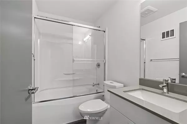 1306 E Remington CT, Seattle, WA 98122