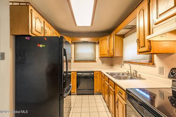 81 Saratoga  BLVD, Gloversville, NY 12078