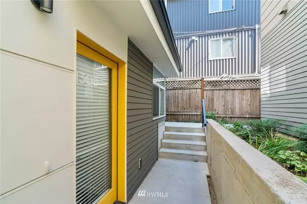 1306 E Remington CT, Seattle, WA 98122