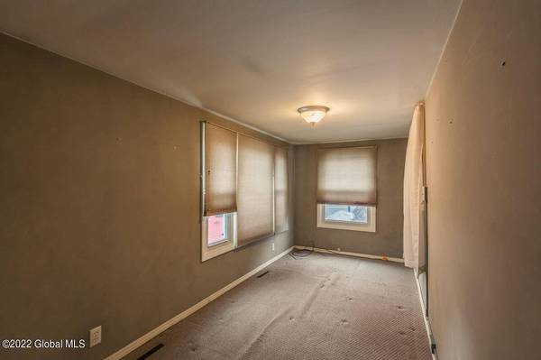 81 Saratoga  BLVD, Gloversville, NY 12078