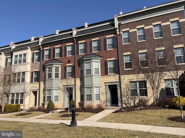 725 RIVER MIST DR #182