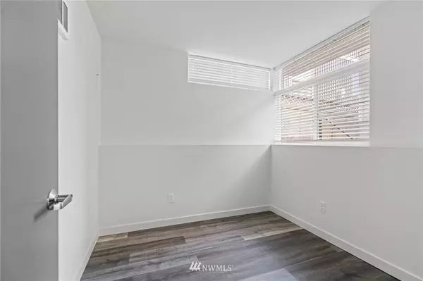 1306 E Remington CT, Seattle, WA 98122