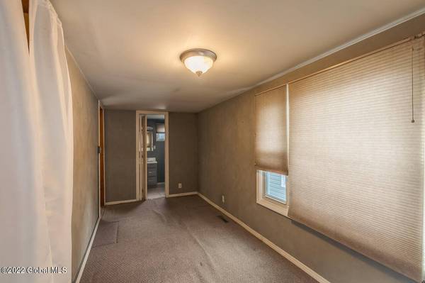 81 Saratoga  BLVD, Gloversville, NY 12078