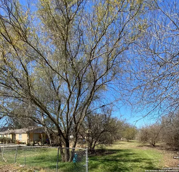 1019 SAMS DR, San Antonio, TX 78221