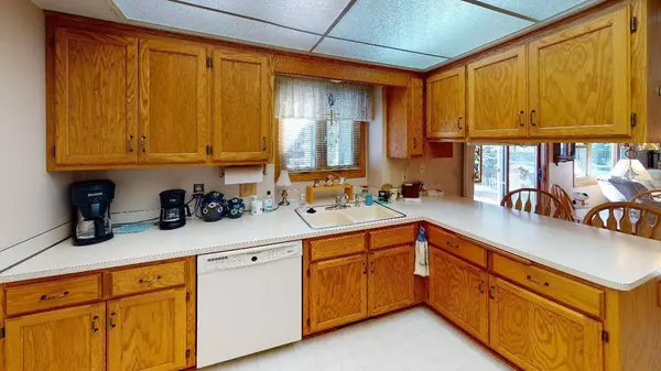 1838 Colby Lake CT, Woodbury, MN 55125