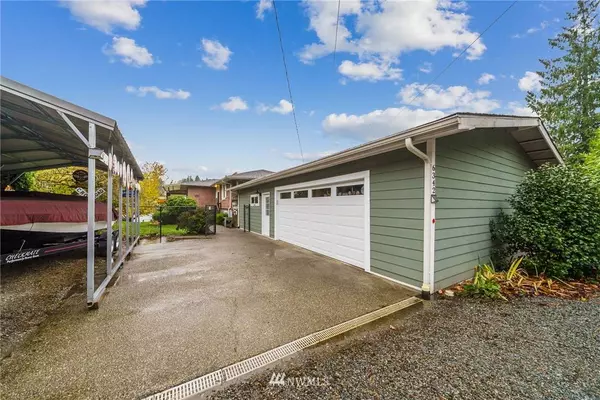 6342 S Island DR E, Bonney Lake, WA 98391