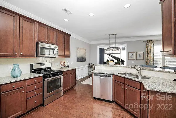 6640 Portland Rose LN, Charlotte, NC 28210